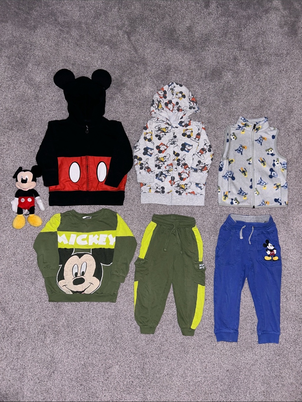 Disney Mickey Mouse Boys’ (2T) Clothes